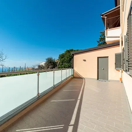 La Stella Dei Venti Bed & Breakfast 3*